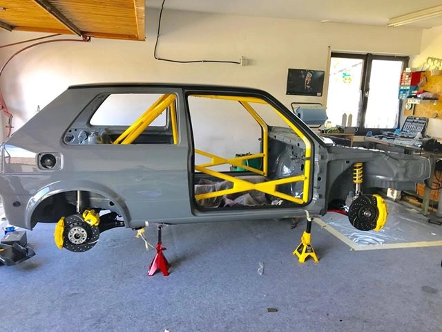 groes-bremsanlagen-kit-vw-corrado-golf-2-3-passat-vr6-zr18-bremssatteladapter-334x32mm-bremsscheibe---farbe-bremssattel-in-wunschfarbe-lackiert-471-KIT-Wunschfarbe-11