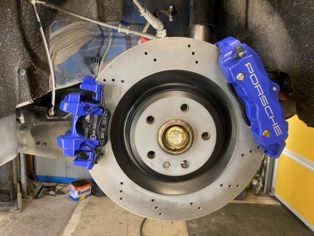 Grand KIT de freinage essieu arrière VW Golf 7 Audi A3 Porsche Cayenne Étrier à 4 pistons VW Golf 7R Étrier de frein à main 356x22 Disque de frein avec certificat d'homologation Grand KIT de freinage essieu arrière VW Golf 7 Audi A3 Porsche Cayenne Étrier à 4 pistons VW Golf 7R Étrier de frein à main 356x22 Disque de frein avec certificat d'homologation