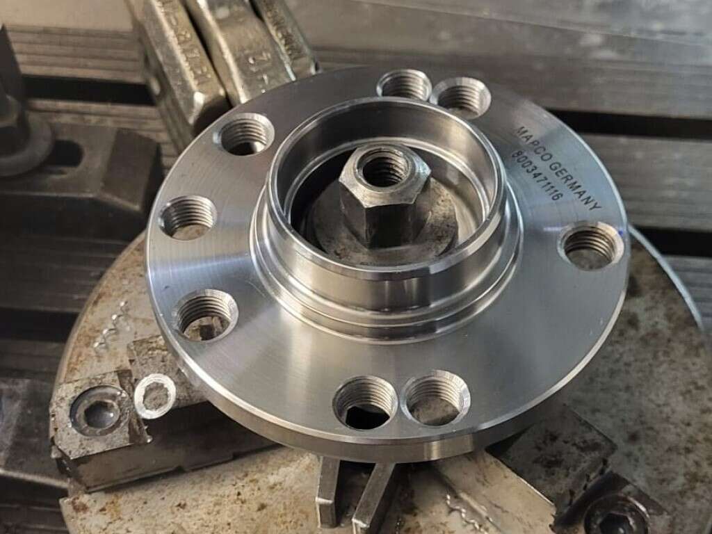 Vous n'avez pas trouvé de moyeu de roue adapté ?