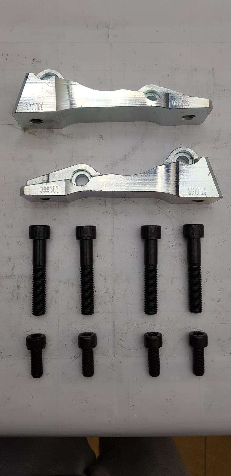 Transformation des freins de la Lancia Delta sur le système de freinage de la Porsche 996 ( 088565 )