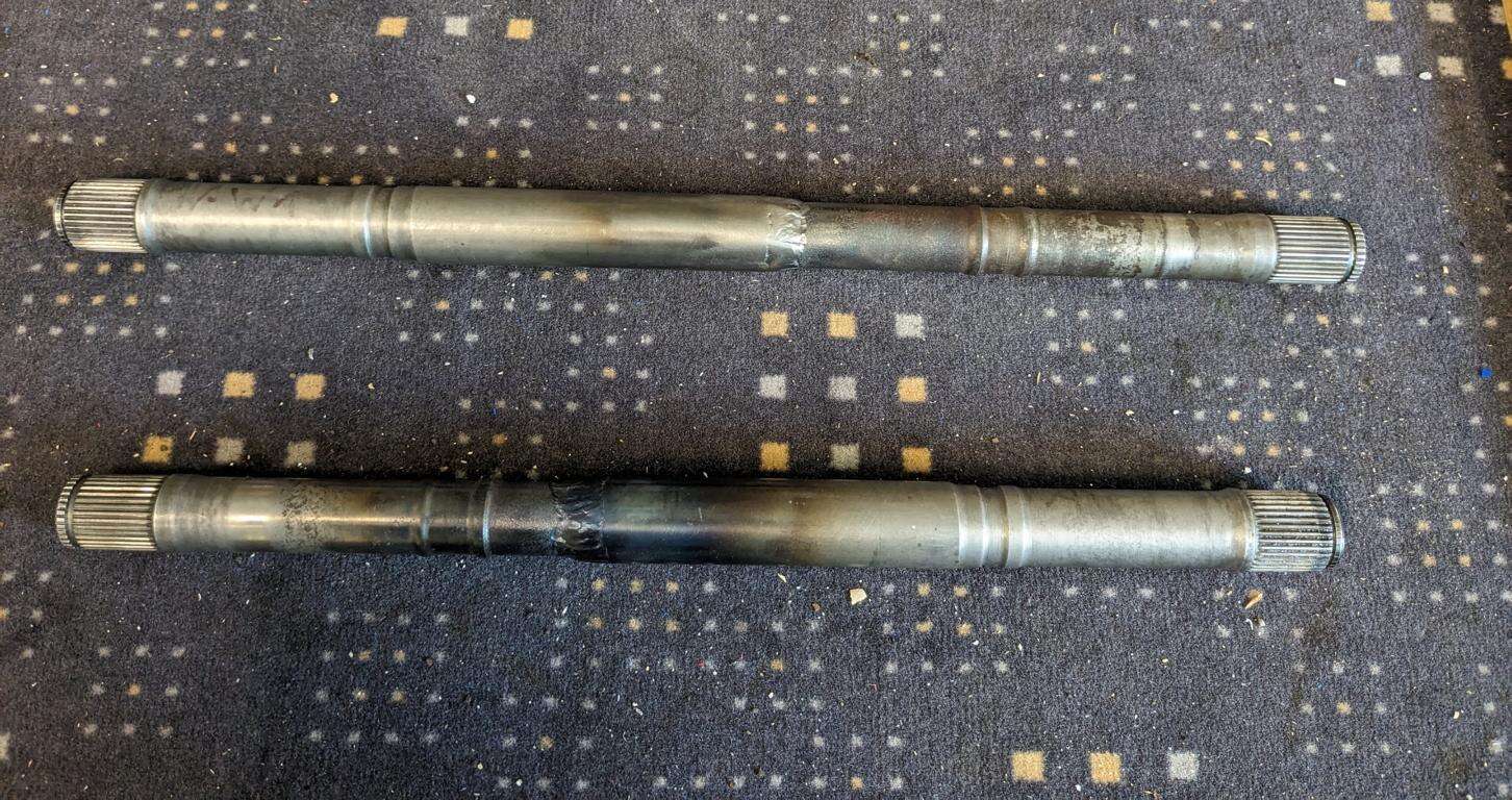 Arbres de transmission adaptés pour une VW T2 avec une unité de moteur Tesla S (134924)