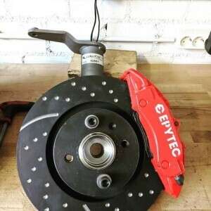 Transformation de la VW Fox (année de construction 1979) en frein Porsche Boxter avec le disque de frein VW Golf 2 G60 280x22mm. Transformation de la VW Fox (année de construction 1979) en frein Porsche Boxter avec le disque de frein VW Golf 2 G60 280x22mm.