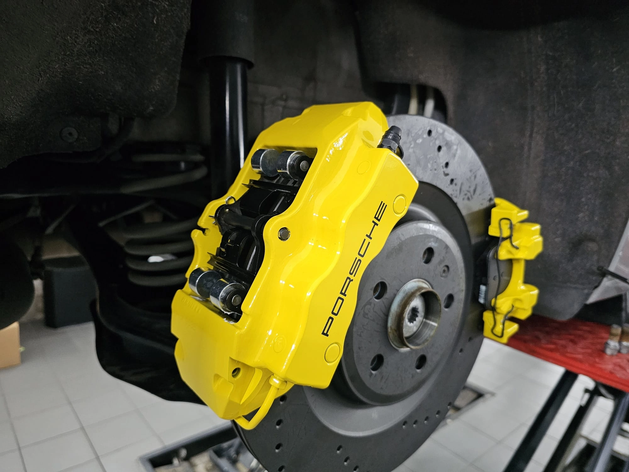groes-bremsanlagen-kit-hinterachse-touran-jetta-audi-tt-skoda-porsche-cayenne-4-kolben-sattel-vw-golf-7r-handbremssattel-356x22-bremsscheibe-mit-teilegutachten---farbe-bremssattel-in-wunschfarbe-lackiert-1191-KIT-Wunschfarbe-13