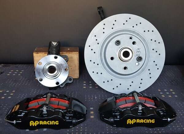 Audi S2 complète Freins Tuning Transformation sur l'essieu avant et arrière Audi S2 complète Freins Tuning Transformation sur l'essieu avant et arrière