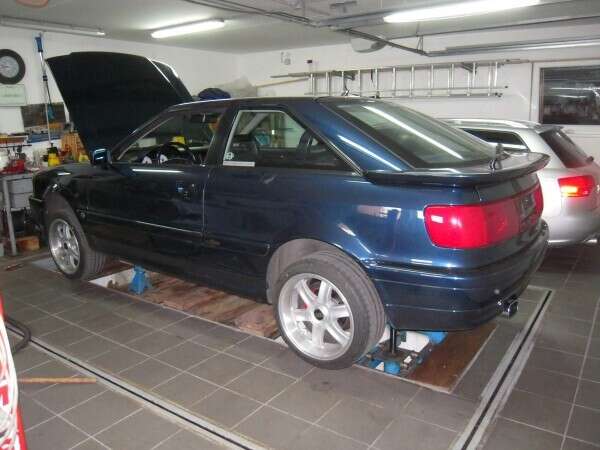 Audi Coupe Quattro S2 année 1991 Type 89 MKB 2,2L 220 CV Tuning transformation en RS2 avec 340 CV avec les étriers de frein Audi RS3 / TTRS Audi Coupe Quattro S2 année 1991 Type 89 MKB 2,2L 220 CV Tuning transformation en RS2 avec 340 CV avec les étriers de frein Audi RS3 / TTRS