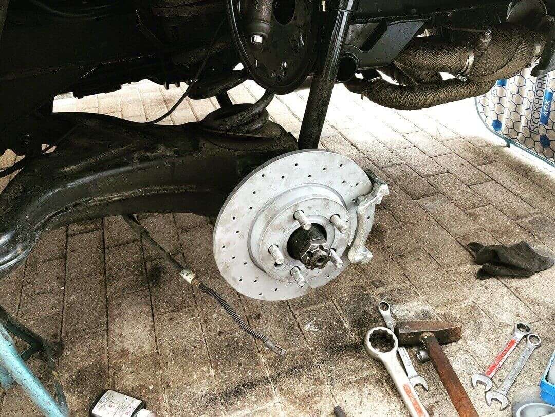 vw-t3-bus-bremsen-umbau-t4-bremsscheiben-hinterachse-bremssattel-bremssatteladapter-adapter-828-6