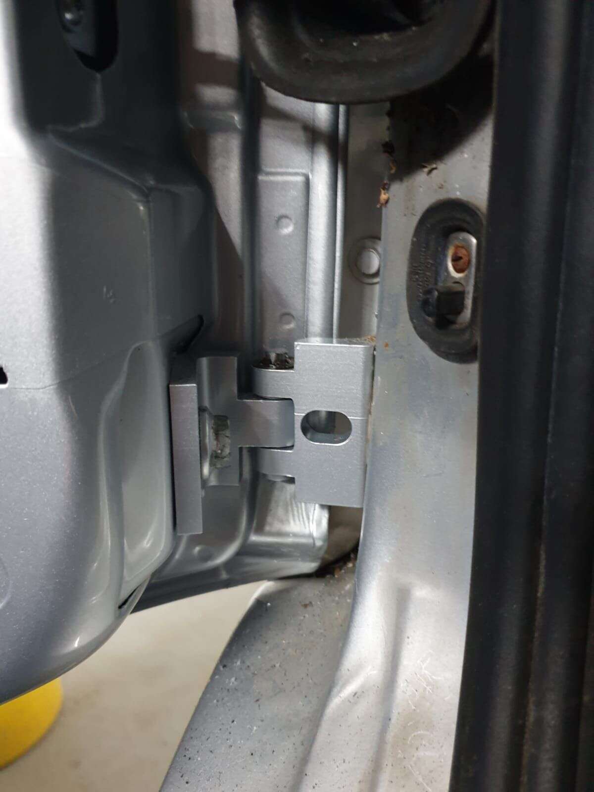 vw-t4-bus-trschloss-schloss-7d0831401-trscharnier-baujahr-1997-2003-ersatzteil-1094-Sale120825-6