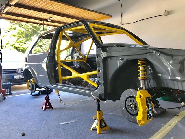 groes-bremsanlagen-kit-vw-corrado-golf-2-3-passat-vr6-zr18-bremssatteladapter-334x32mm-bremsscheibe---farbe-bremssattel-in-wunschfarbe-lackiert-471-KIT-Wunschfarbe-10