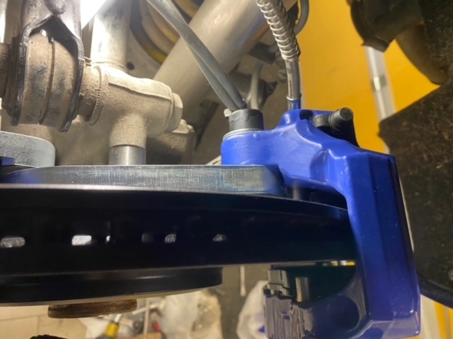 groes-bremsanlagen-kit-hinterachse-vw-golf-7-audi-a3-porsche-cayenne-4-kolben-sattel-vw-golf-7r-handbremssattel-356x22-bremsscheibe-mit-teilegutachten---farbe-bremssattel-in-wunschfarbe-lackiert-1091-KIT-Wunschfarbe-8